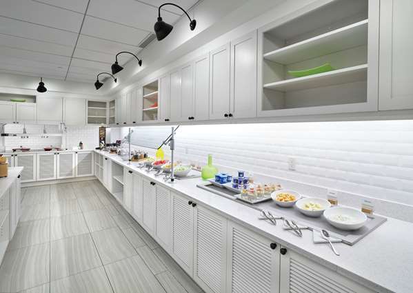 Amenities - DoubleTree by Hilton Hotel Downtown Edmonton