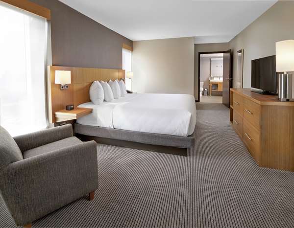  - DoubleTree by Hilton Hotel Downtown Edmonton