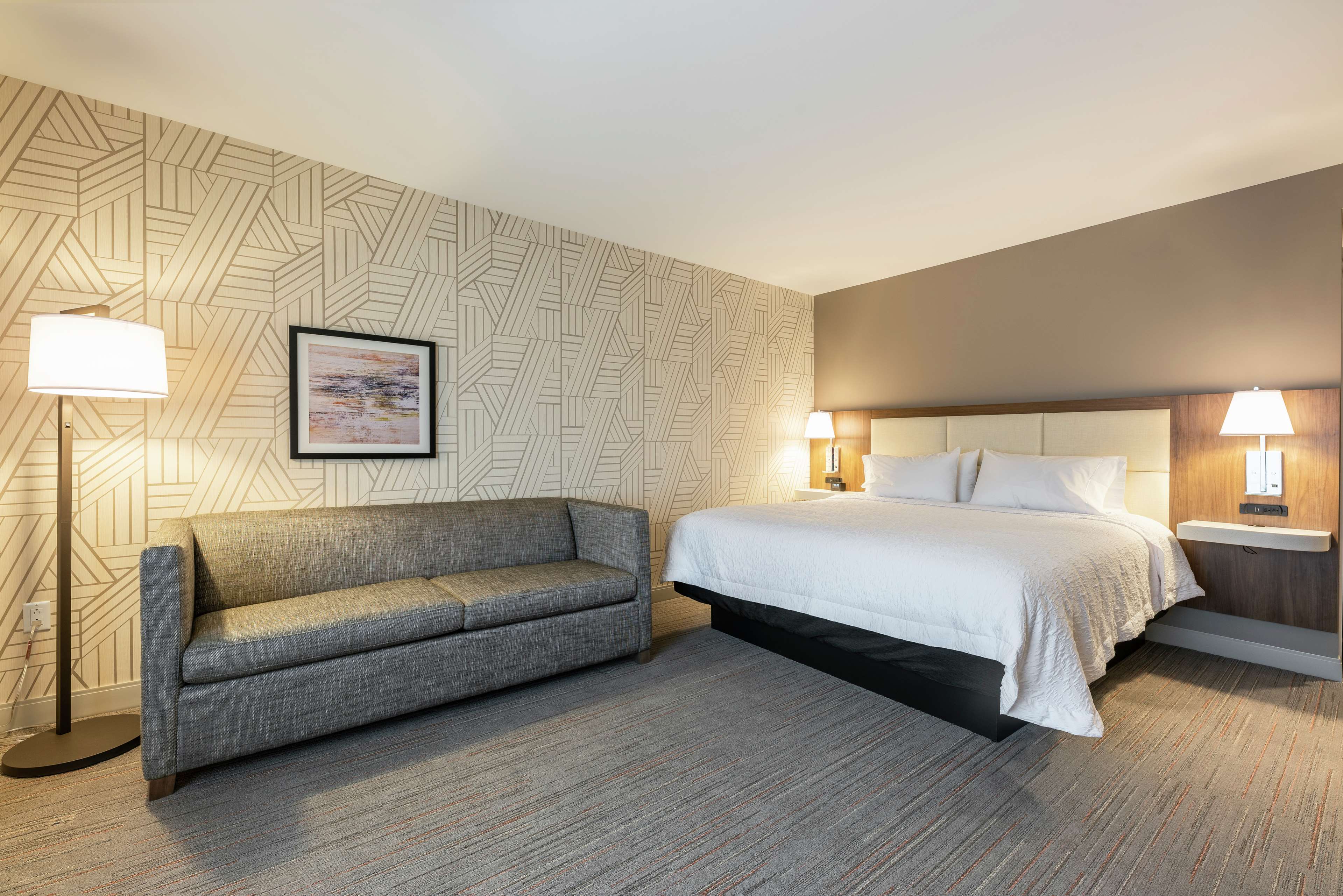Hampton Inn & Suites by Hilton Charlottetown Room Type - 1 KING BED W  SOFA BED N S