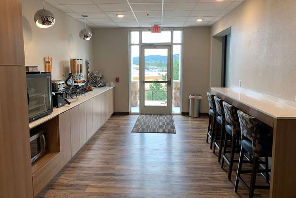  - Microtel Inn & Suites by Wyndham Woodland Park