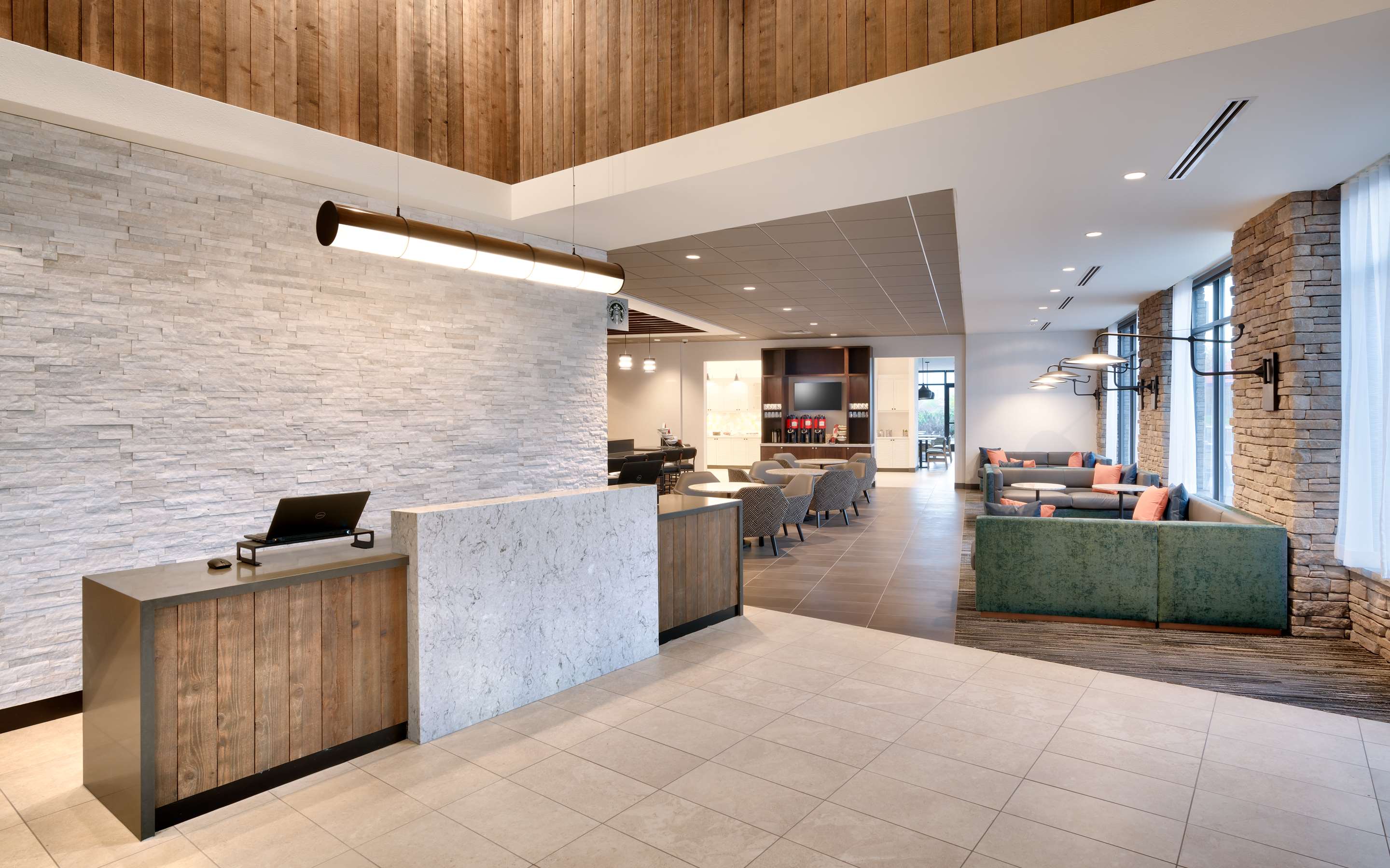 Lobby | Hyatt Place Anchorage Midtown