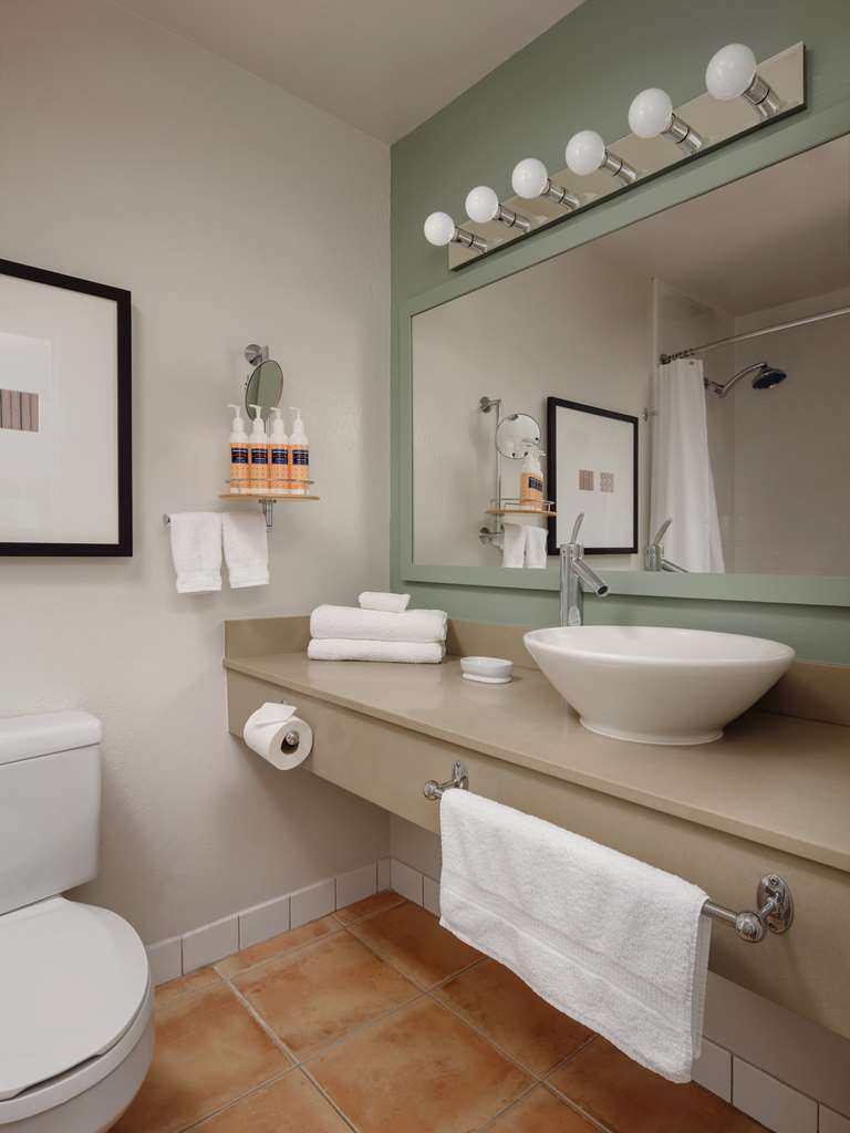 HOTEL AVANTE, A JDV BY HYATT HOTEL-guestroom-Guest Room,Bathroom,On-Site.jpg