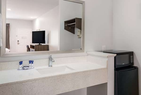  - Americas Best Value Inn & Suites Porter