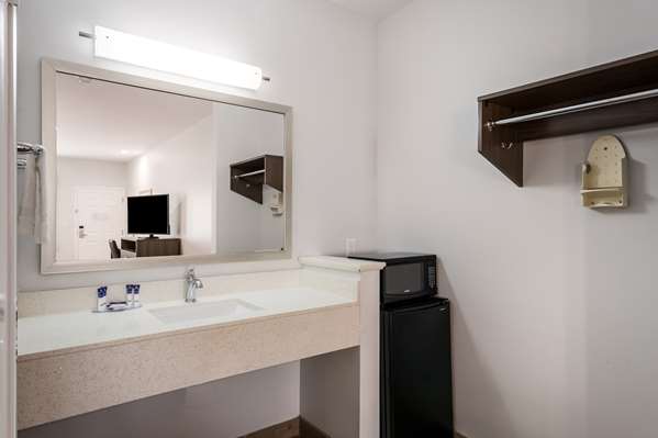  - Americas Best Value Inn & Suites Porter