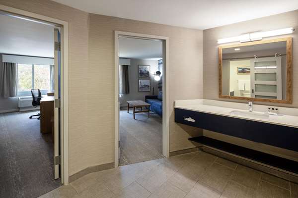 Suite-2 Queen Beds, Non-Smoking, 2 Rooms, Sofabed, Microwave And Mini-Refrigerator, Wi-Fi, Shower Only, Full Breakfast