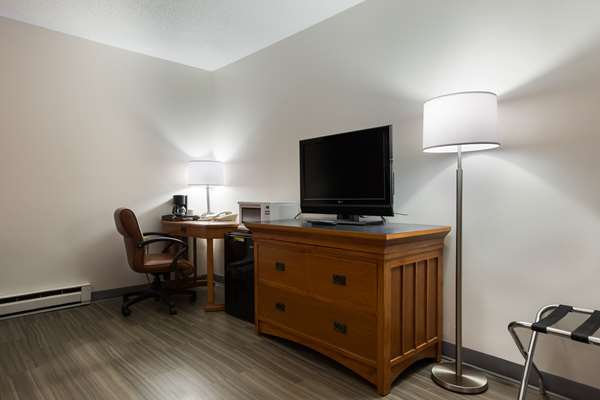  - Econo Lodge Inn & Suites Escanaba