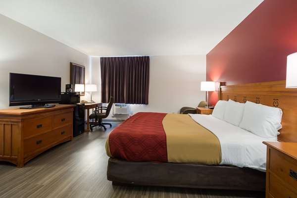  - Econo Lodge Inn & Suites Escanaba