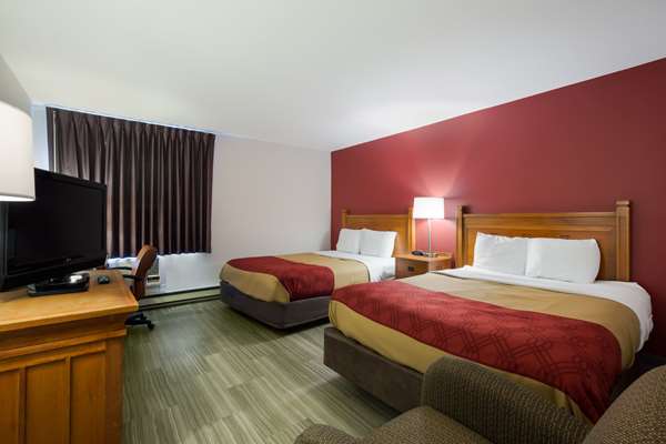  - Econo Lodge Inn & Suites Escanaba