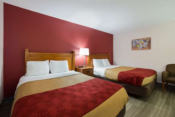  - Econo Lodge Inn & Suites Escanaba
