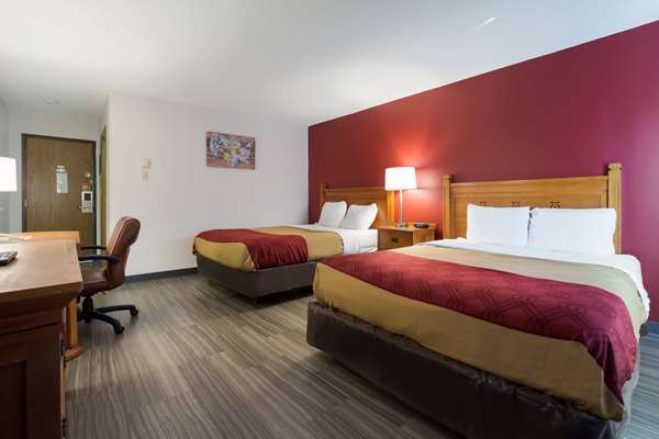  - Econo Lodge Inn & Suites Escanaba