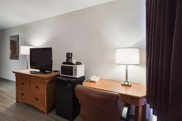  - Econo Lodge Inn & Suites Escanaba