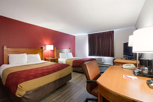  - Econo Lodge Inn & Suites Escanaba