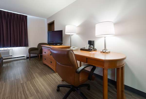  - Econo Lodge Inn & Suites Escanaba