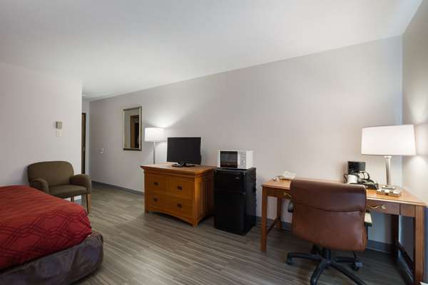 Suite - Econo Lodge Inn & Suites Escanaba