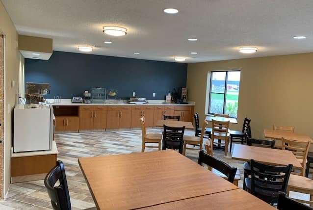 Breakfast Area | AmericInn by Wyndham Prairie du Chien