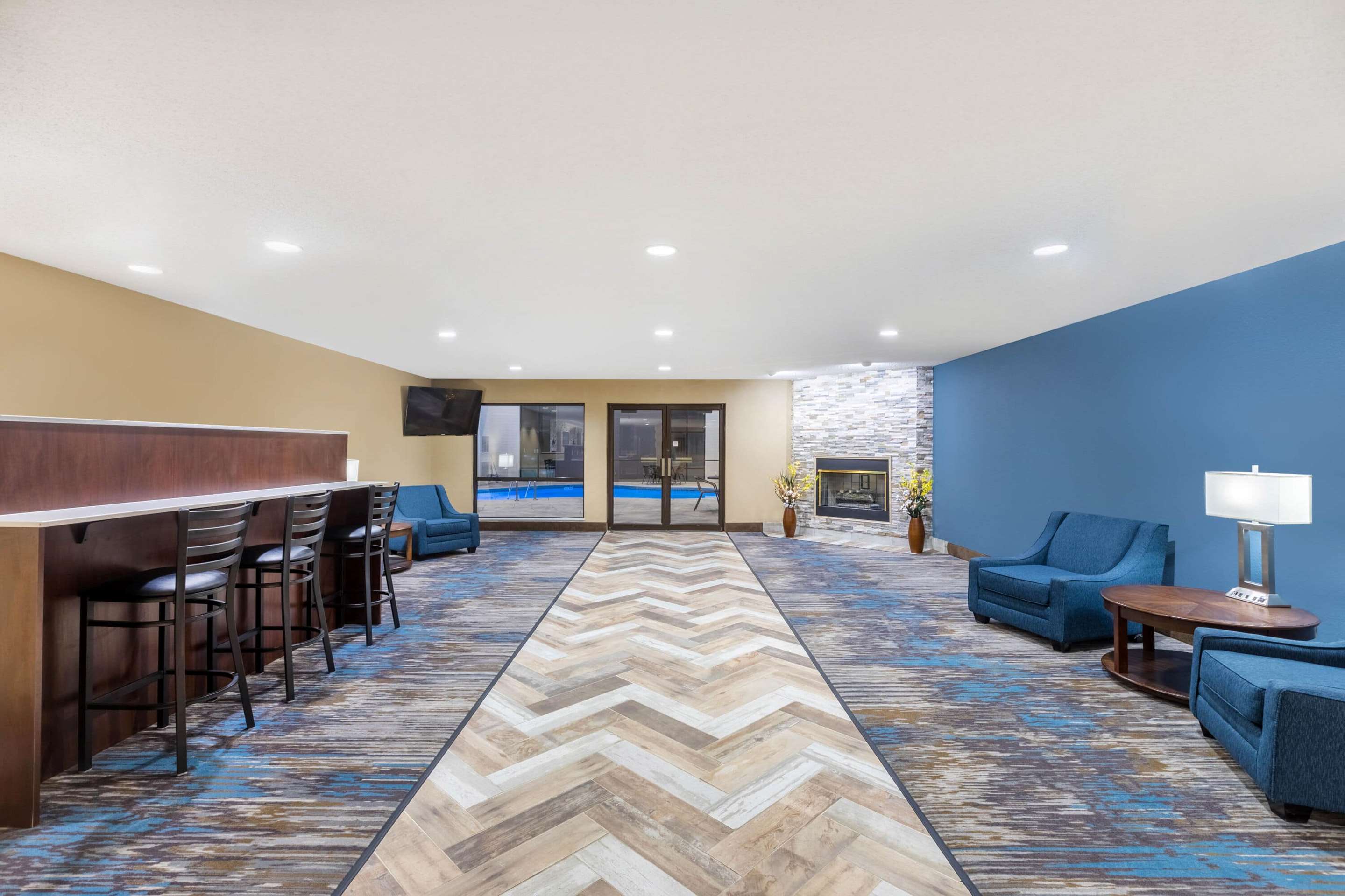 Lobby | AmericInn by Wyndham Prairie du Chien