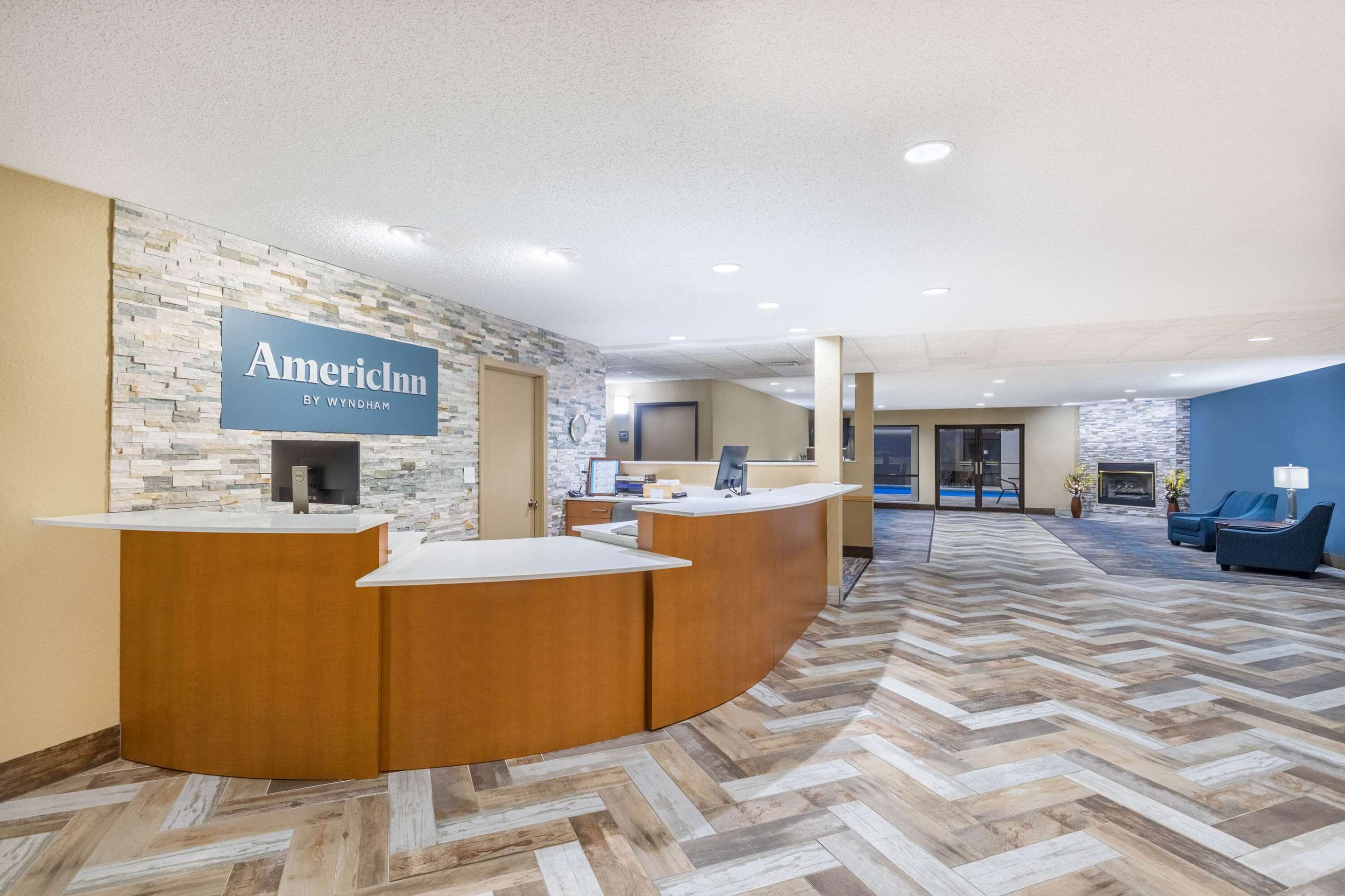Lobby | AmericInn by Wyndham Prairie du Chien
