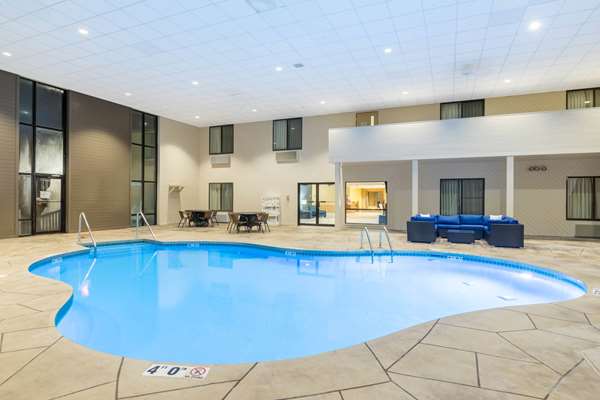 Pool - AmericInn Prairie du Chien