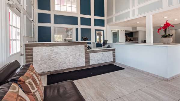  - SureStay Hotel by Best Western Olathe - I-35, Exit 218