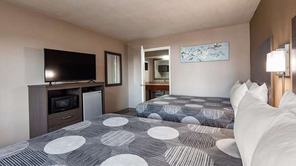  - SureStay Hotel by Best Western Olathe - I-35, Exit 218