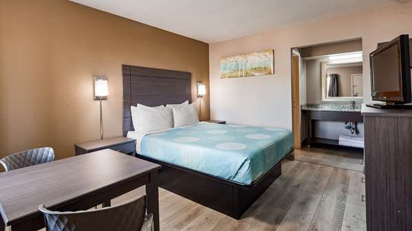  - SureStay Hotel by Best Western Olathe - I-35, Exit 218