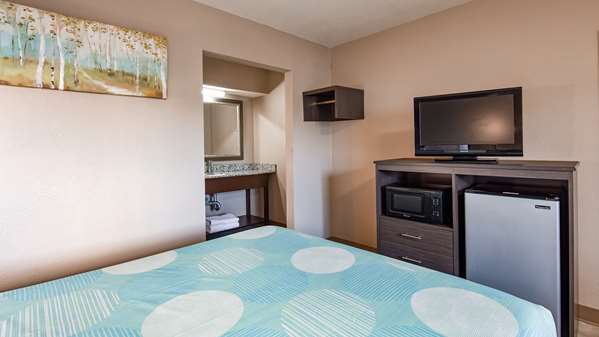  - SureStay Hotel by Best Western Olathe - I-35, Exit 218