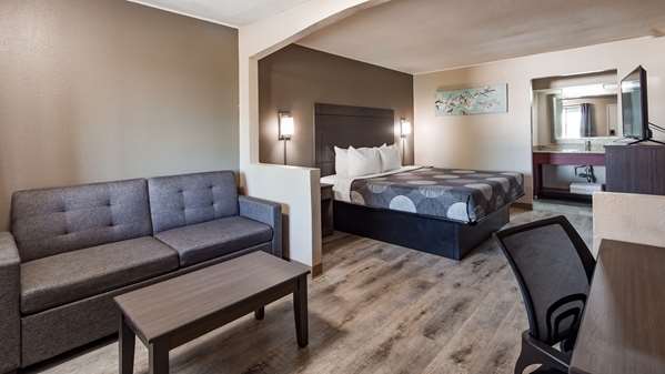  - SureStay Hotel by Best Western Olathe - I-35, Exit 218