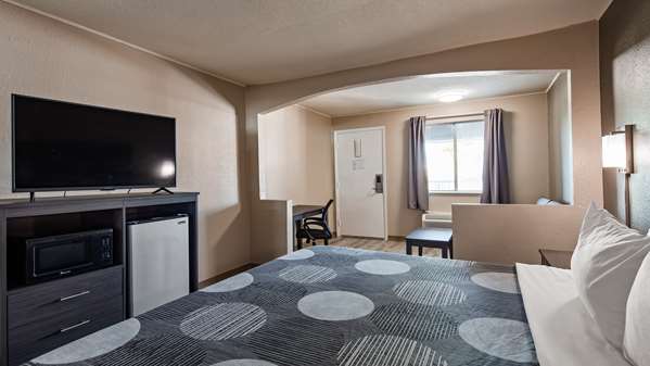  - SureStay Hotel by Best Western Olathe - I-35, Exit 218