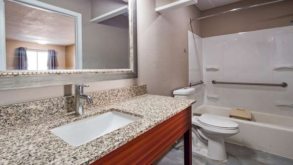  - SureStay Hotel by Best Western Olathe - I-35, Exit 218