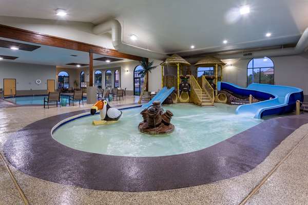 Pool - Wingate by Wyndham Hotel Wisconsin Dells - I-90 & I-94, Exit 89