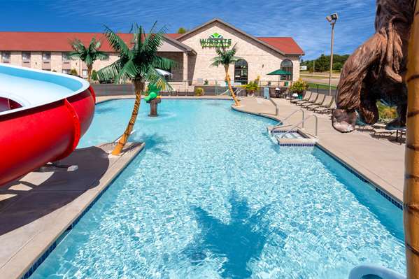 Pool - Wingate by Wyndham Hotel Wisconsin Dells - I-90 & I-94, Exit 89