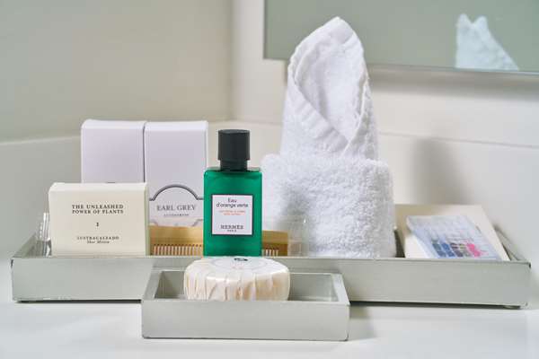 100 Luxury Suites by Preferred