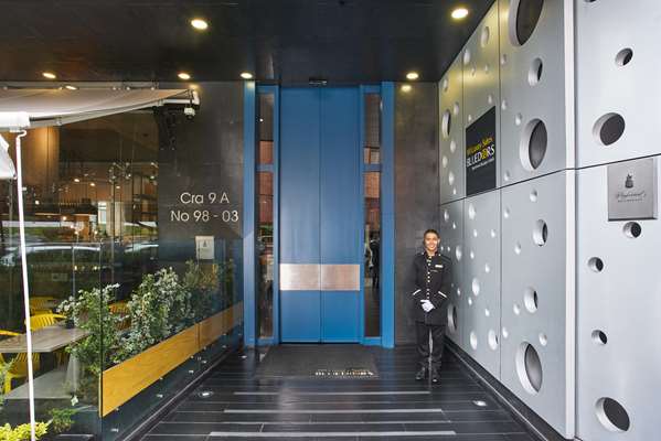 100 Luxury Suites by Preferred