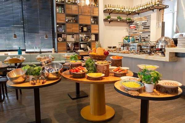 100 Luxury Suites by Preferred