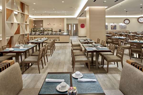 Restaurant - Alohilani Resort at Waikiki Beach Honolulu