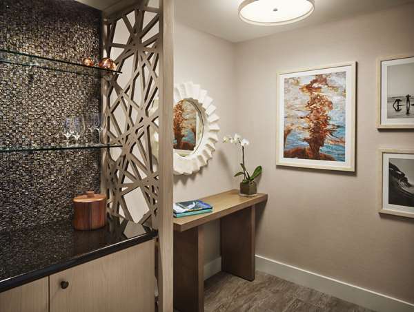  - Alohilani Resort at Waikiki Beach Honolulu