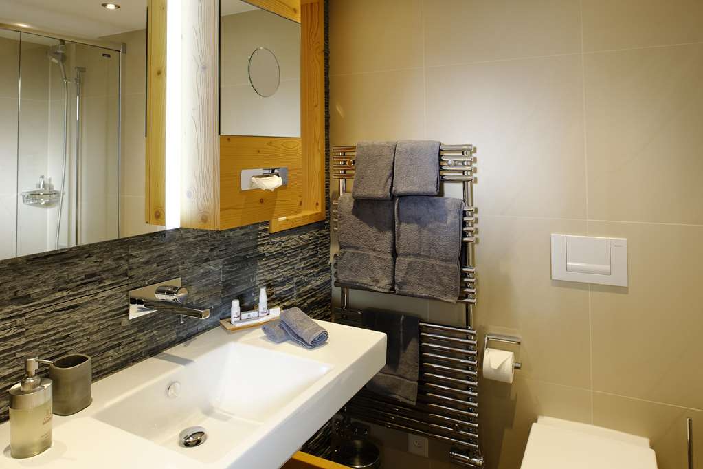 ASPEN alpin lifestyle Hotel-guestroom-Guest Room,Bathroom,On-Site.jpg