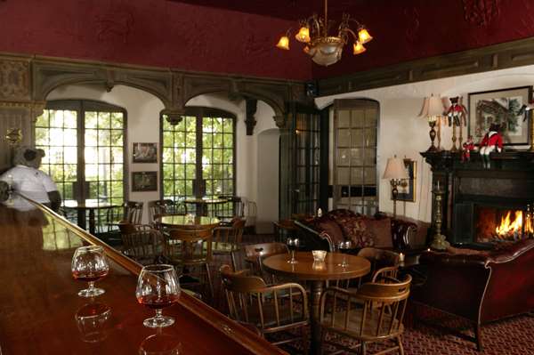 Bar - Benbow Inn Garberville