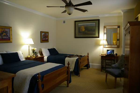  - Historic Boone Tavern Hotel & Restaurant Berea