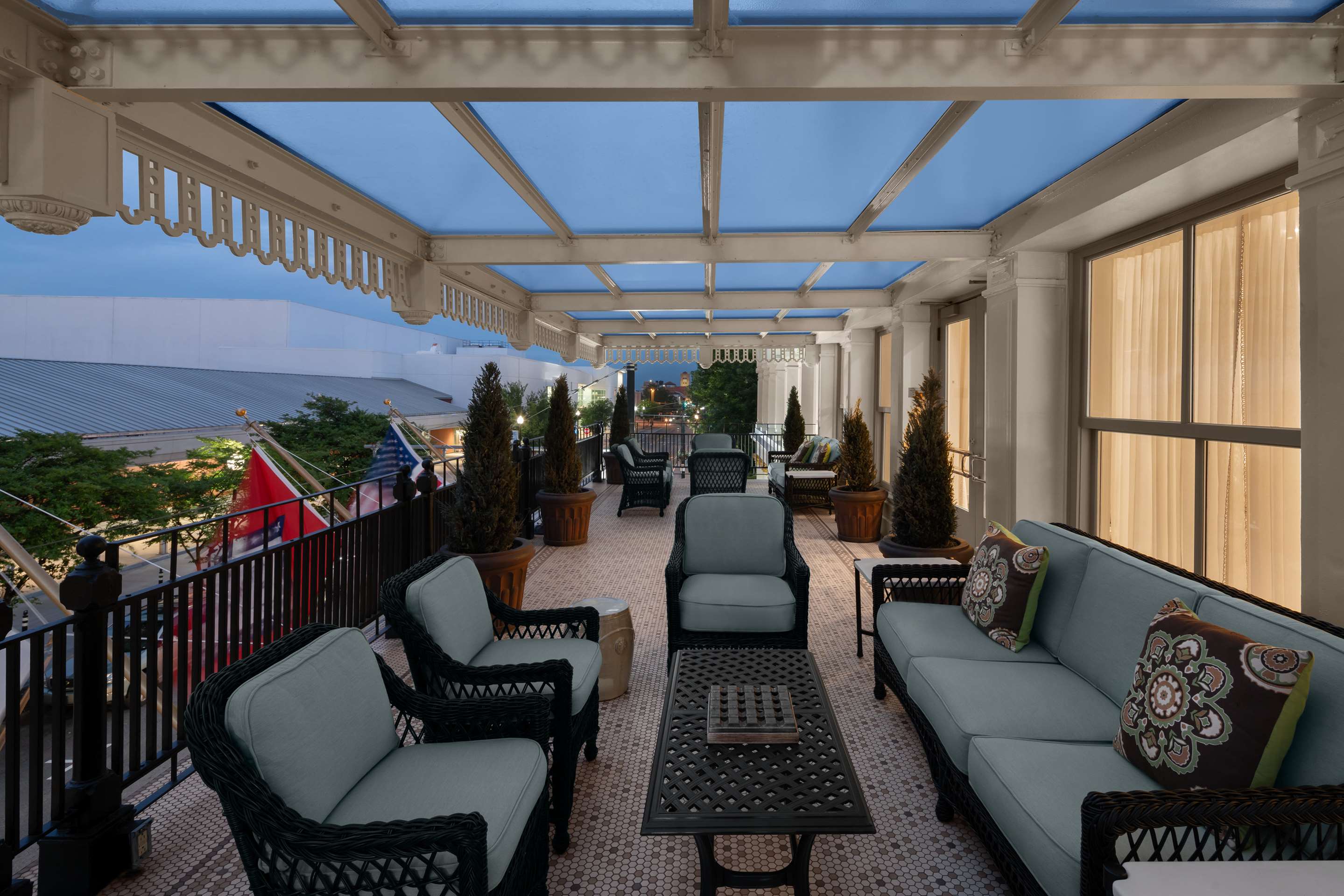 Mezzanine Balcony | Capital Hotel