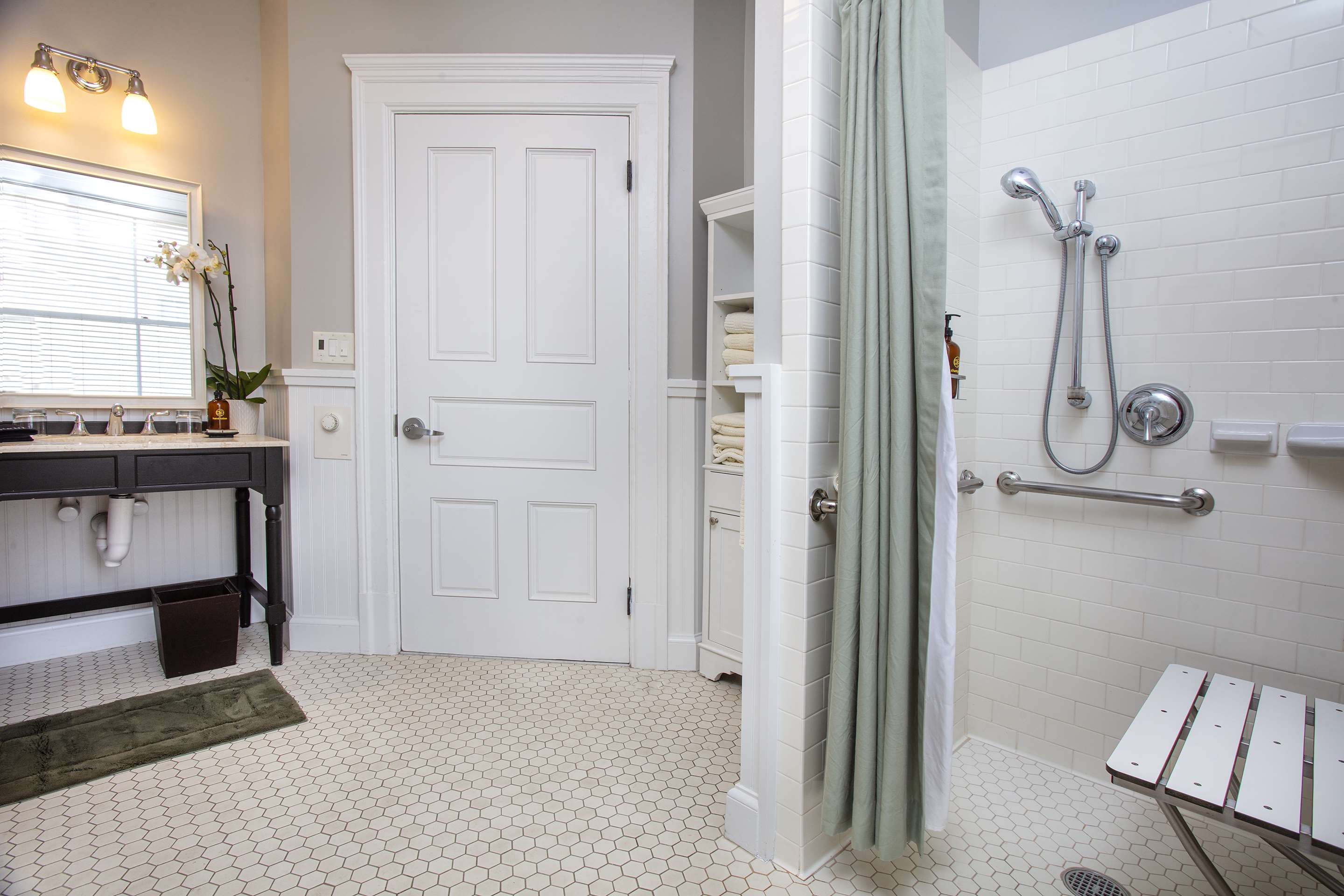 Historic Two-Bedroom Suite ADA Bathroom