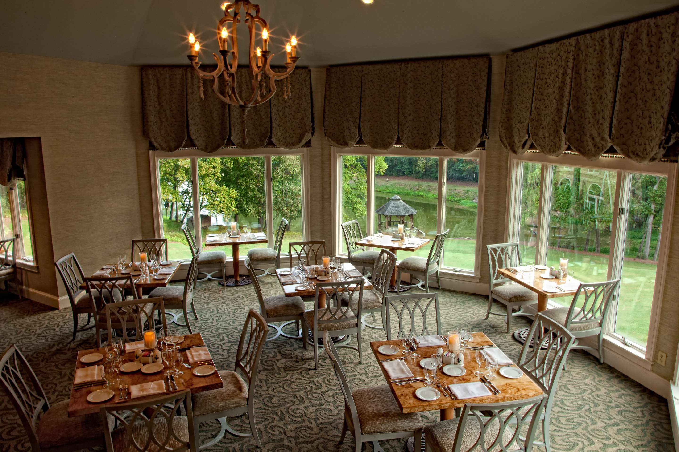 Fleur de Lis | Chateau Elan