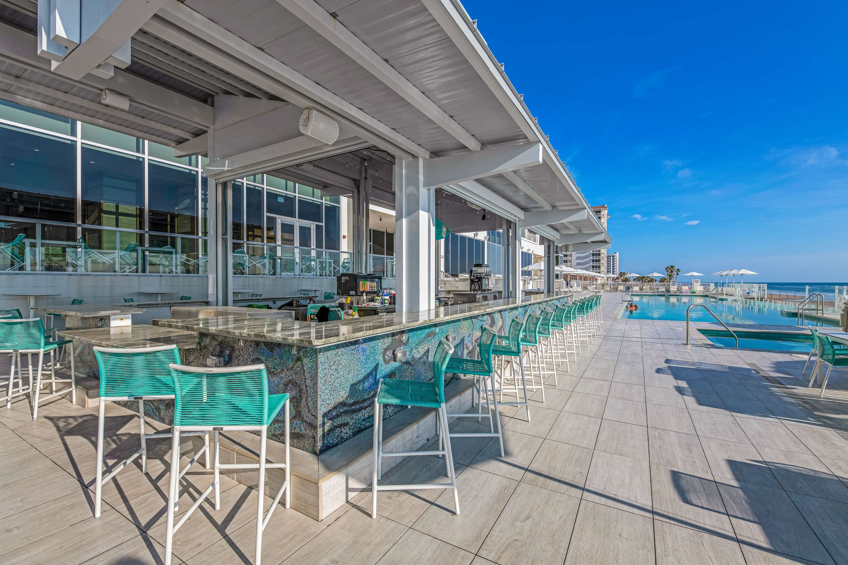 DaytonaGrandePoolDeck