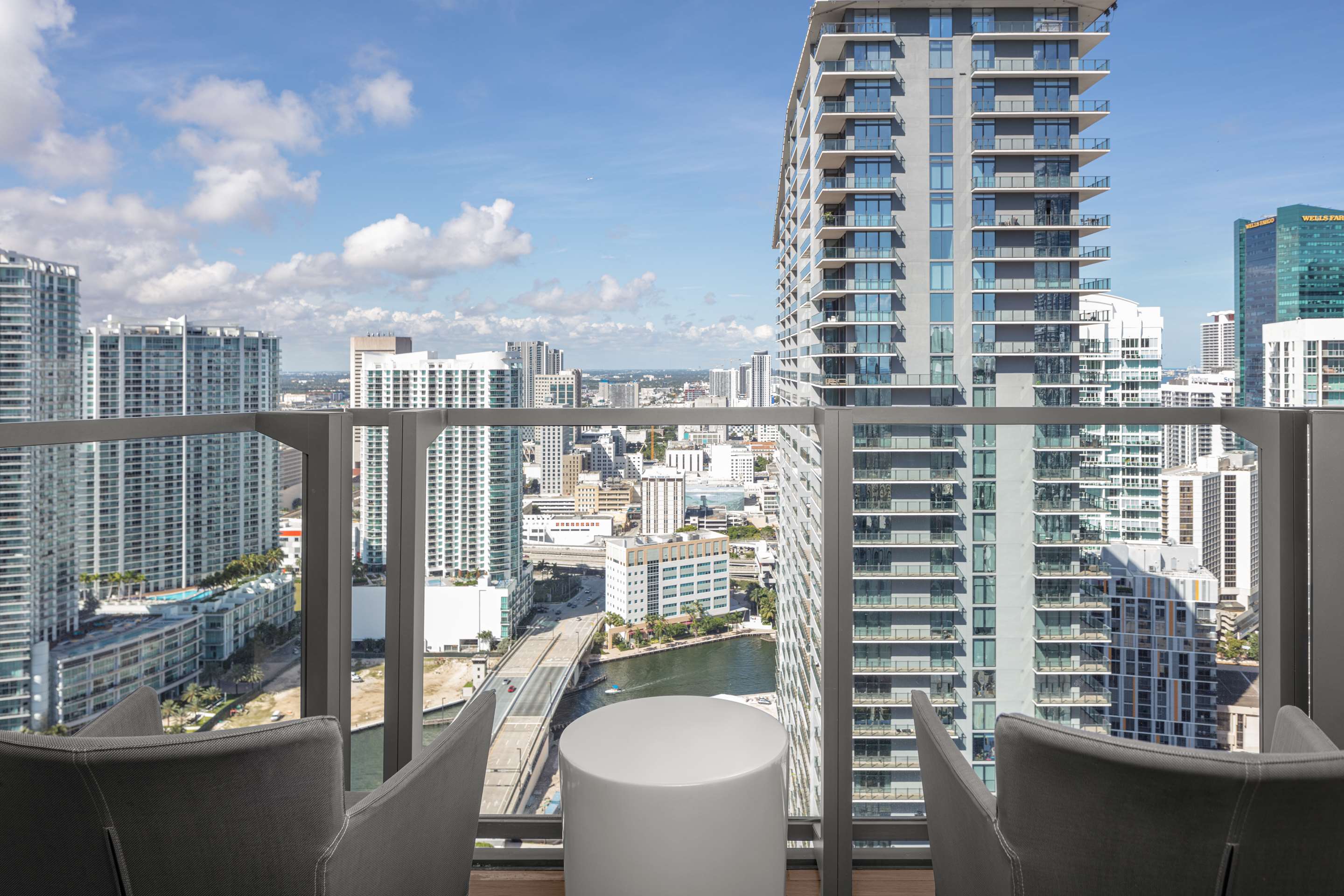 East Miami Urban King View