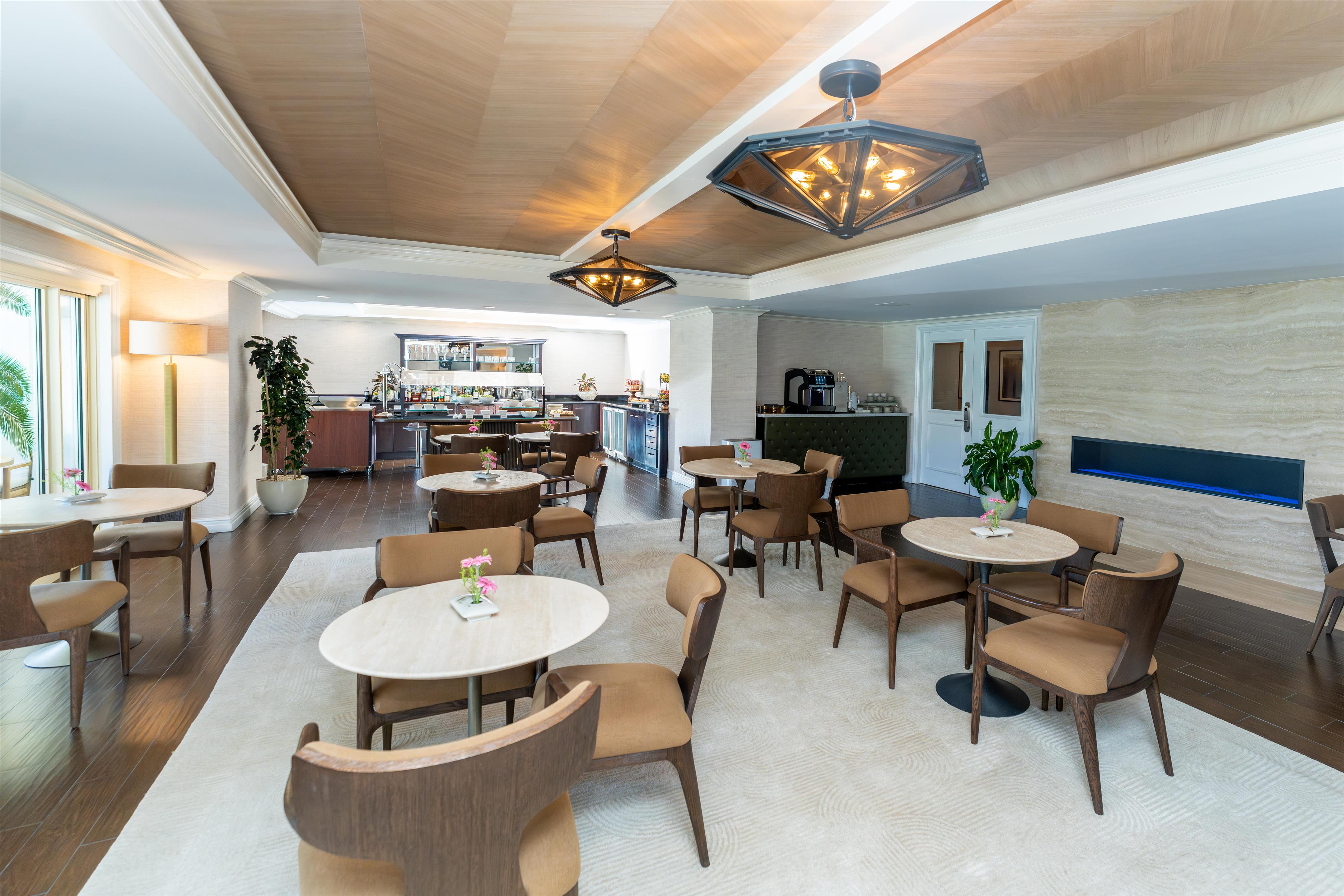 Club Lounge, Eau Palm Beach, FL