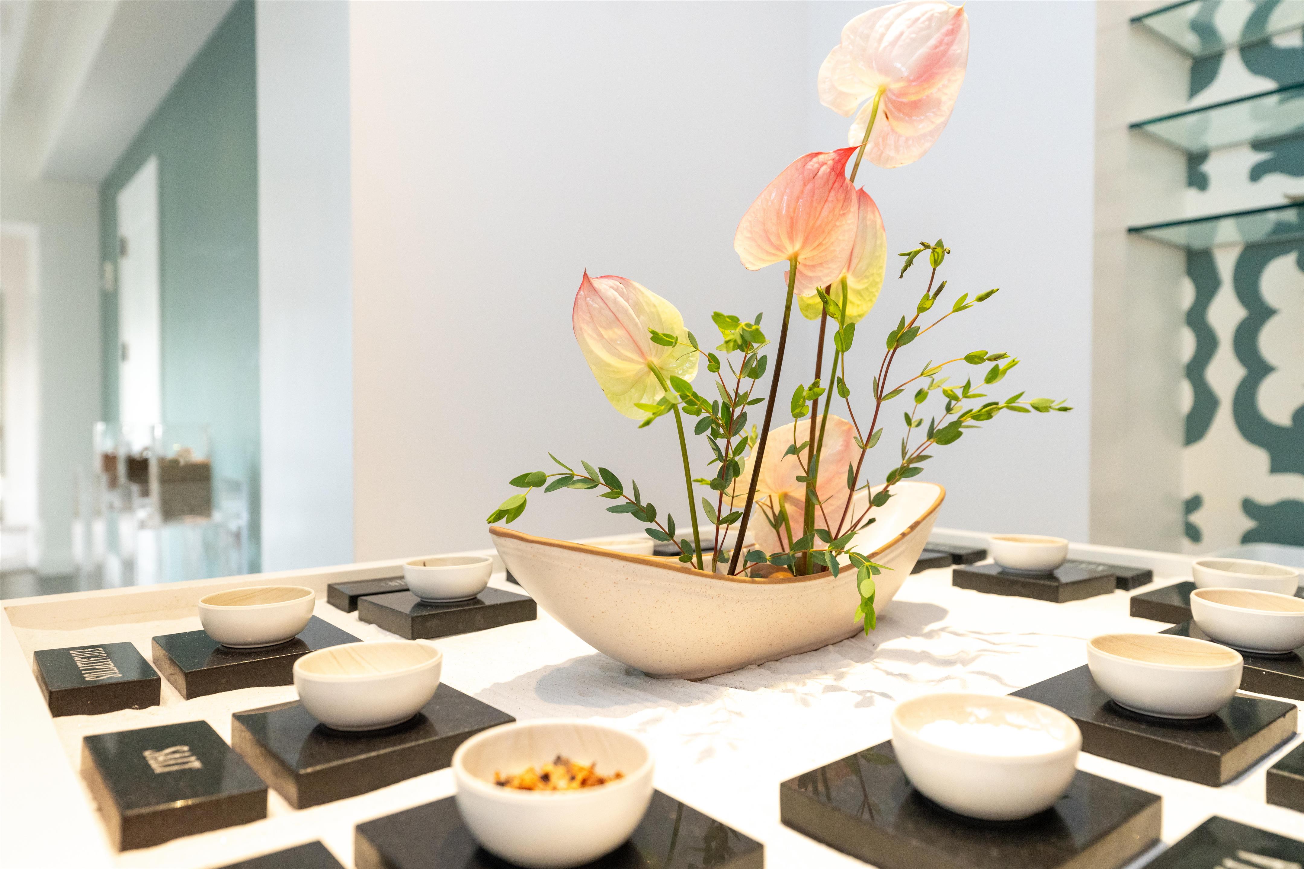 Spa Scrub and Polish Bar | Eau Resort & Spa