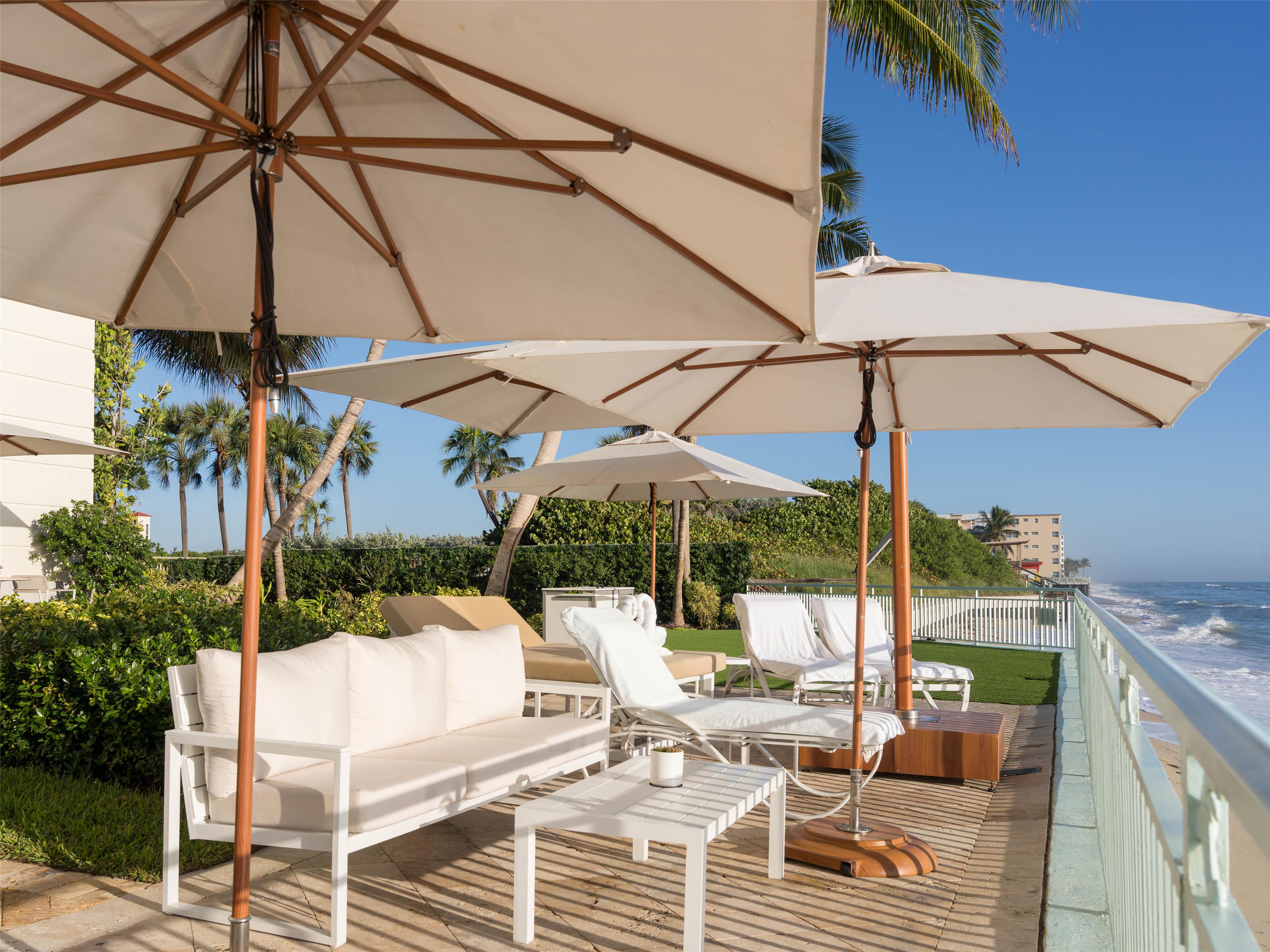 Private Daybed | Eau Resort & Spa
