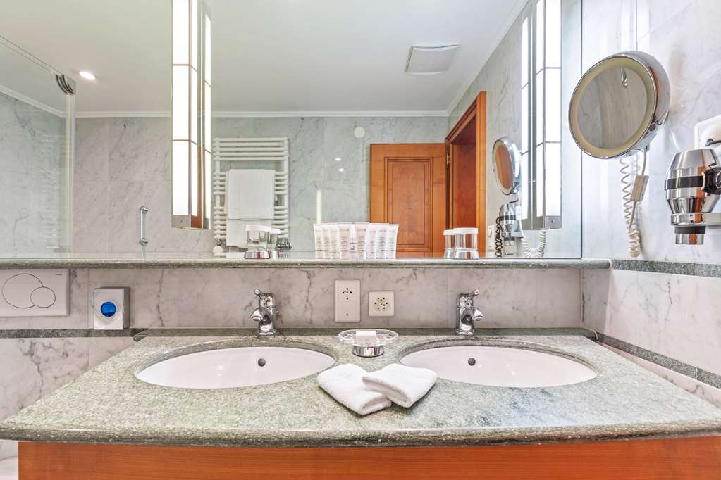 GRAND HOTEL ZERMATTERHOF LVX - Photo 19