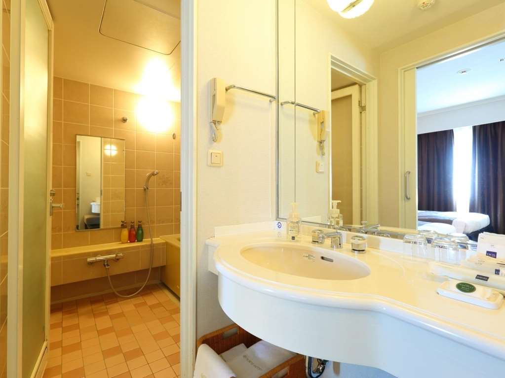 HAKATA EXCEL HOTEL TOKYU-guestroom-Guest Room,Bathroom,On-Site.jpg