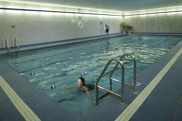 Pool - Hotel Captain Cook Anchorage